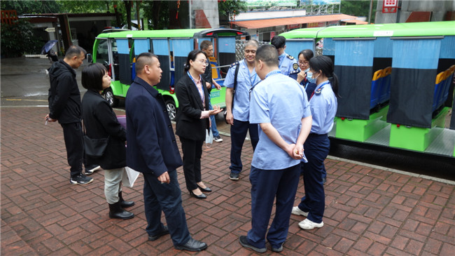 浈江区市场监管局开展五一节前安全检查-景区特种设备（卢甜） (3).JPG