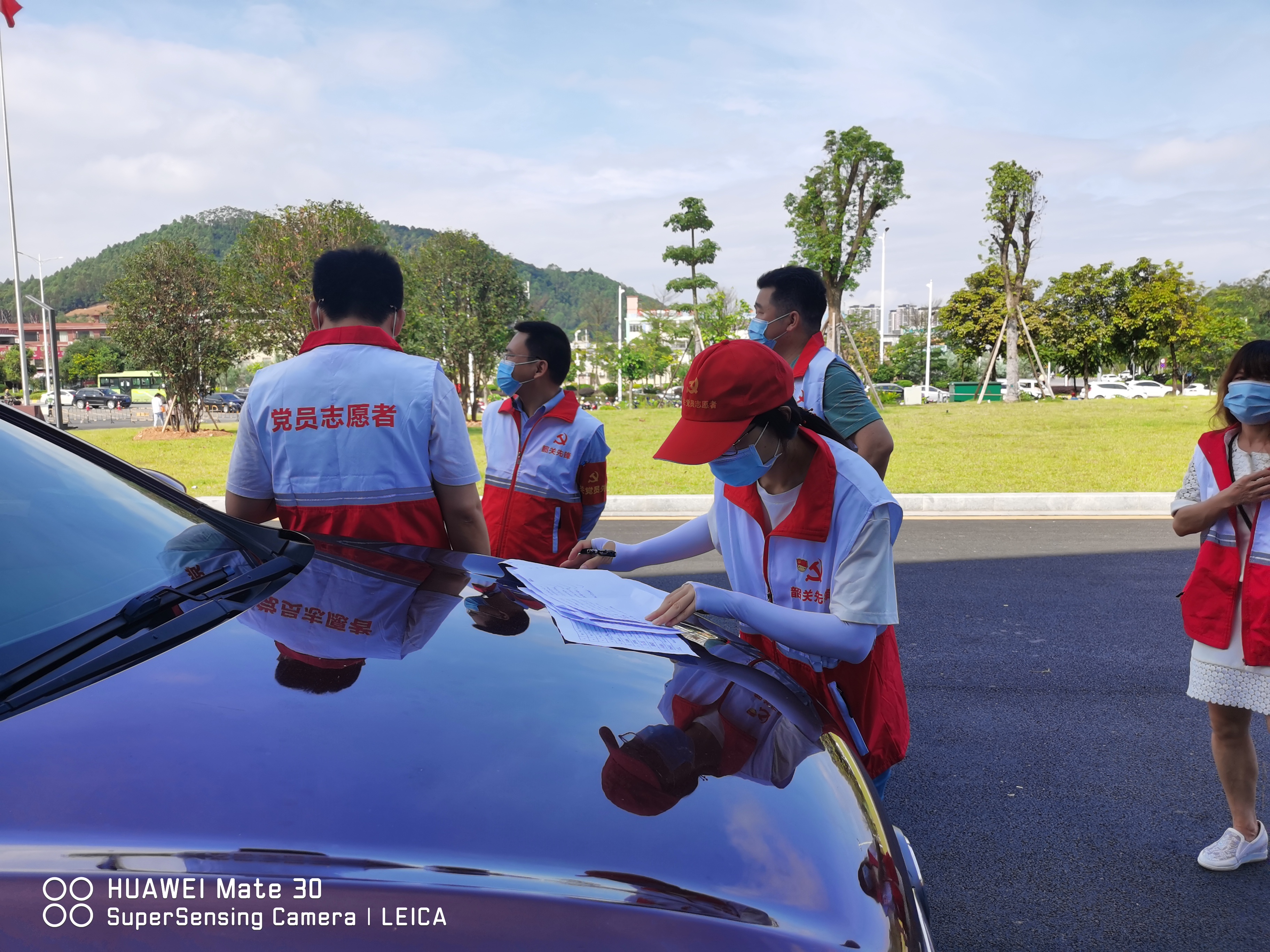【开展“我为群众办实事”实践活动】曲仁办:在学党史中践行志愿服务精神,助力新冠疫苗接种3.jpg