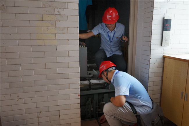 邀请韶关市检测院工程人员为老旧电梯免费检测.jpg