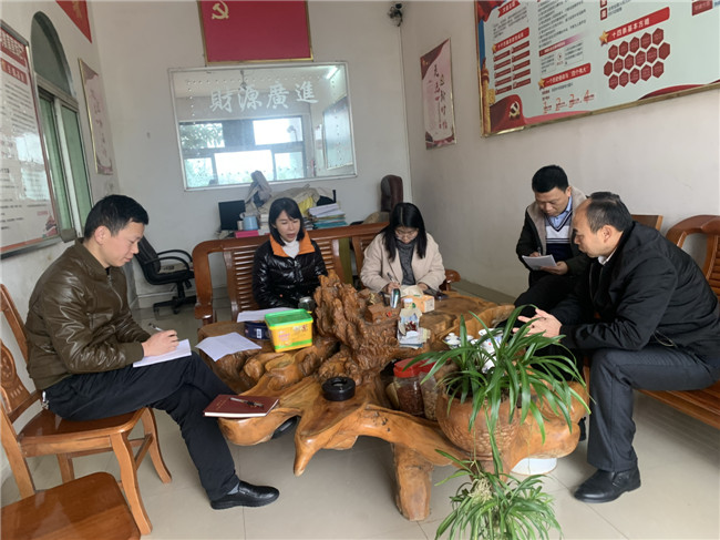 区直机关工委走访调研“两新”党组织.jpg