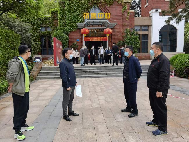 浈江区住建局机关党组织实地走访房地产业企.jpg
