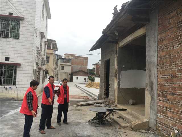 视察污水处理设施建设情况 (1).jpg