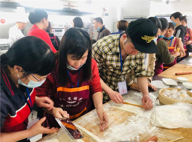 浈江区人社局联合韶关市烹饪职业学校组织举办粤菜师傅专项职业能力培训班1.jpg