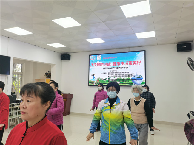 学员做好准备动作.jpg