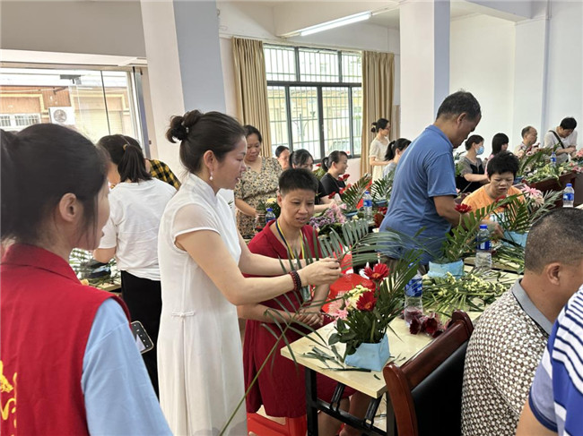 浈江区举办“南粤家政”人才培训班.jpg