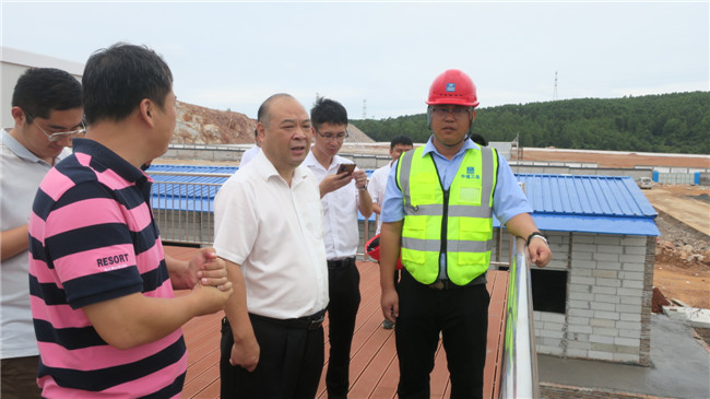 陈来安一行实地察看中国联通粤港澳大湾区枢纽数据中心集群项目建设现场.jpg