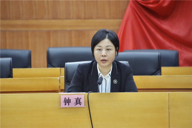 区委副书记、区“百千万工程”指挥部常务副总指挥钟真现场授课.jpg