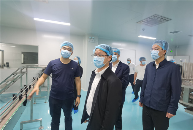 锦锋在广东福伦医药生物科技有限公司生产车间考察.jpg