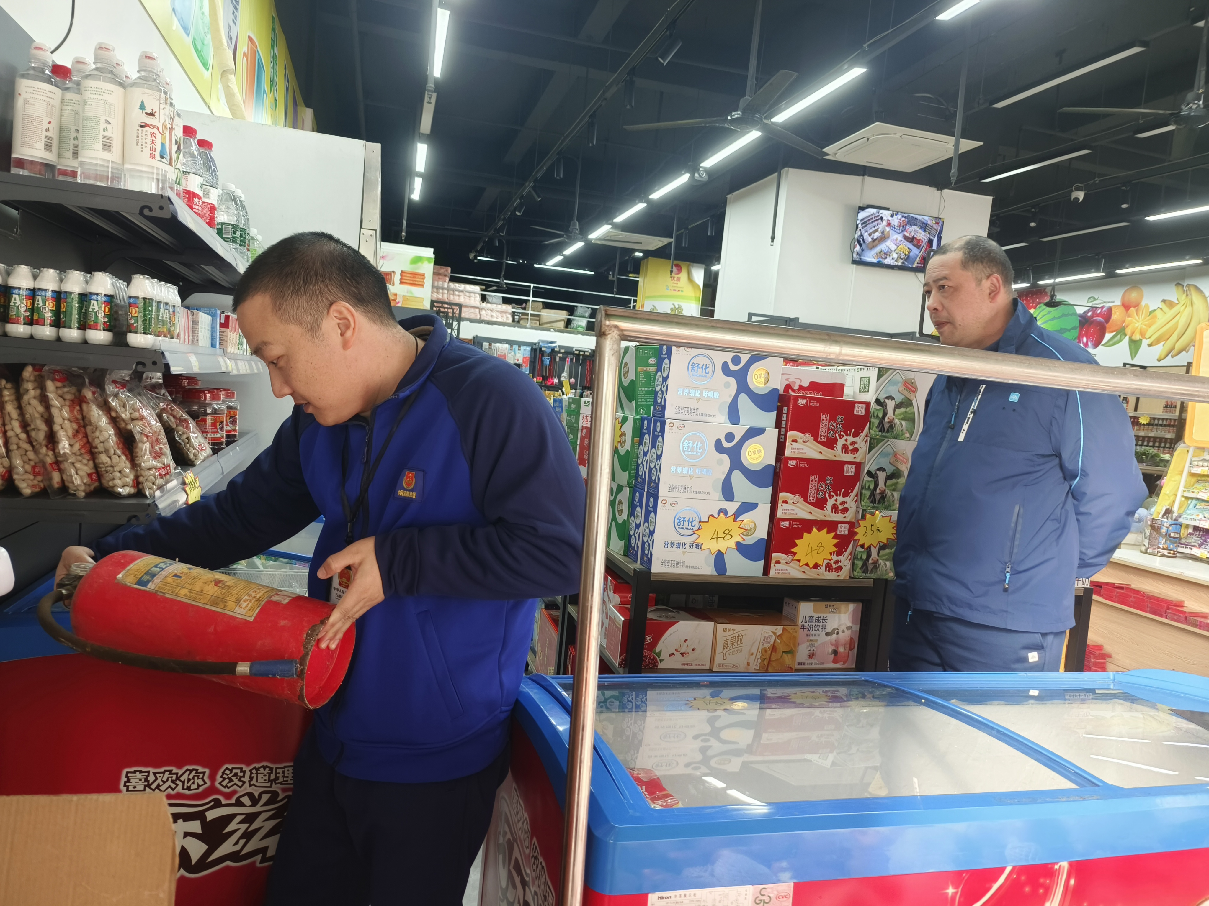 十里亭镇专职消防队开展消防排查 (1).jpg