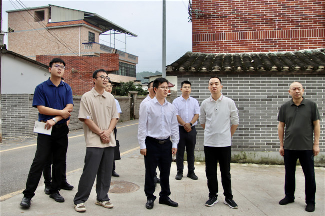 犁市镇调研现场.jpg
