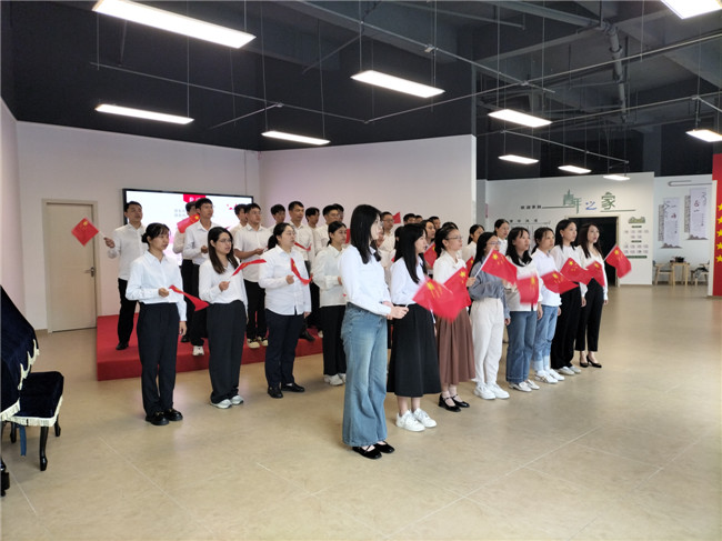 爱国主义歌曲传唱.jpg