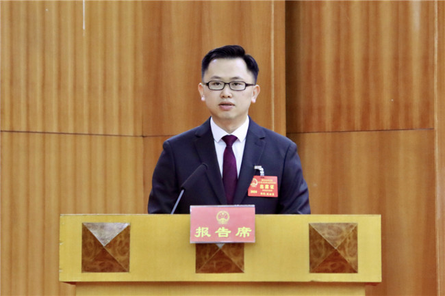 新任区长周昭坚讲话.JPG