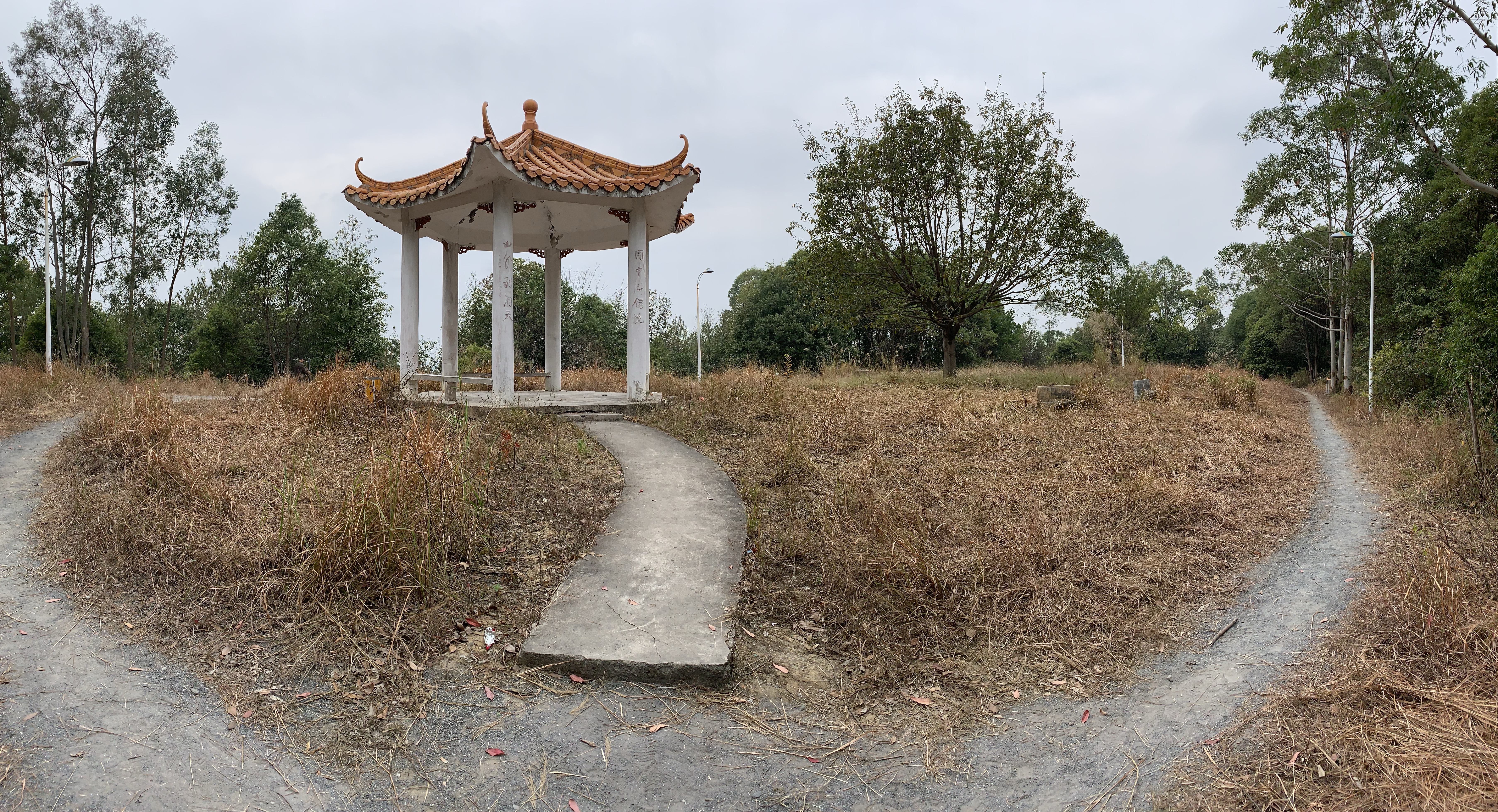 2.3.朱德率南昌起义部队狮塘山顶练兵场旧址全景.jpg
