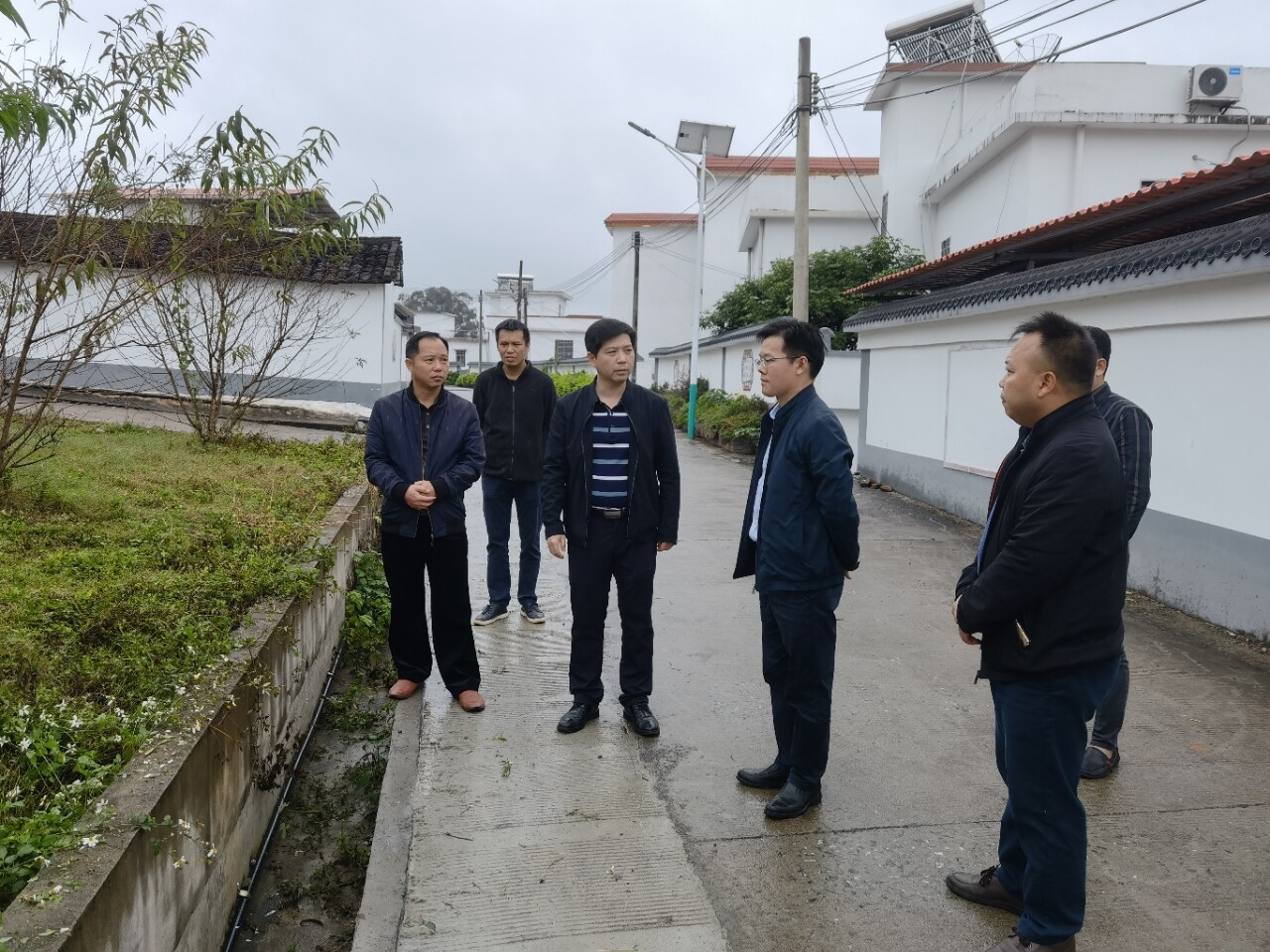 浈江区深入花坪镇开展拆旧复垦工作调研活动