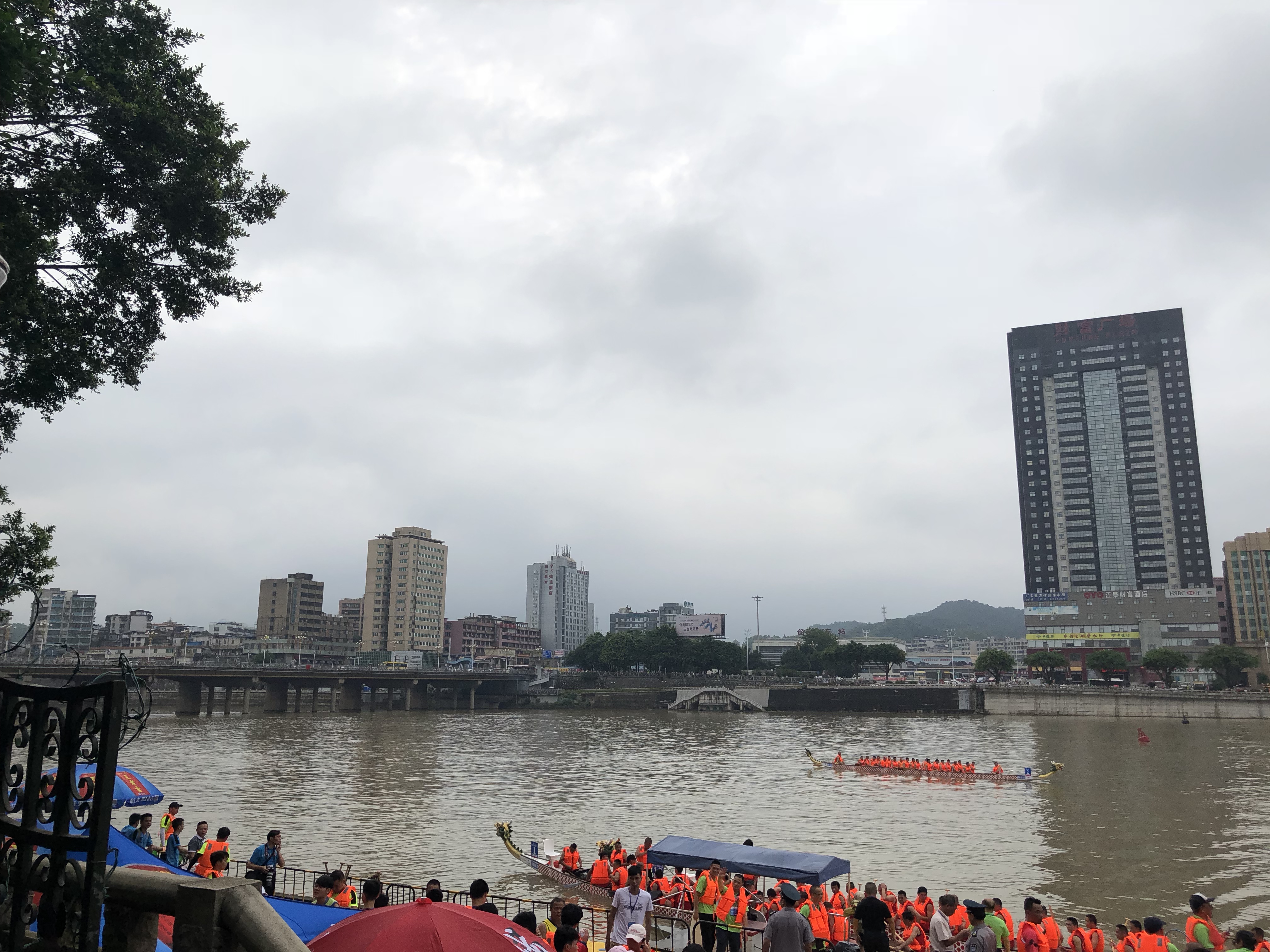 浈江区犁市镇在韶关市云门山杯龙舟赛中获亚军