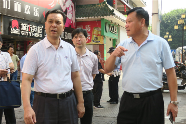 区委副书记,区长曾清兰现场督导"最差路段"整改工作